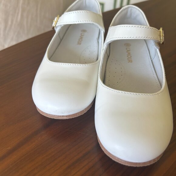 L'Amour Girls White Dress Shoes - Picture 3 of 6